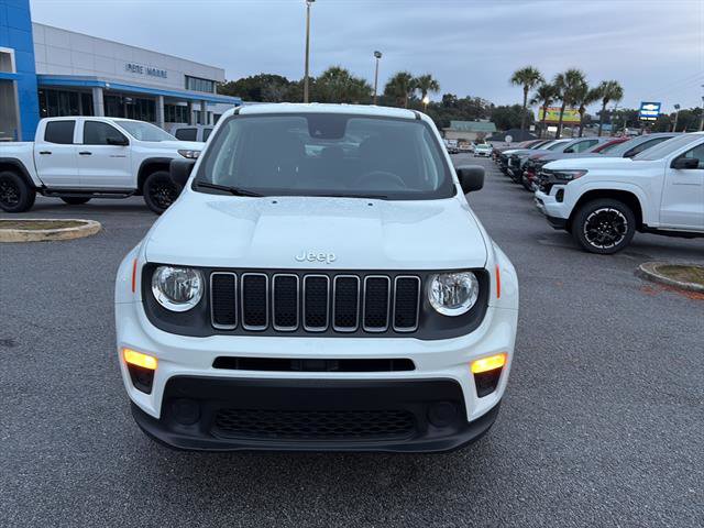 Used 2023 Jeep Renegade Latitude image 2