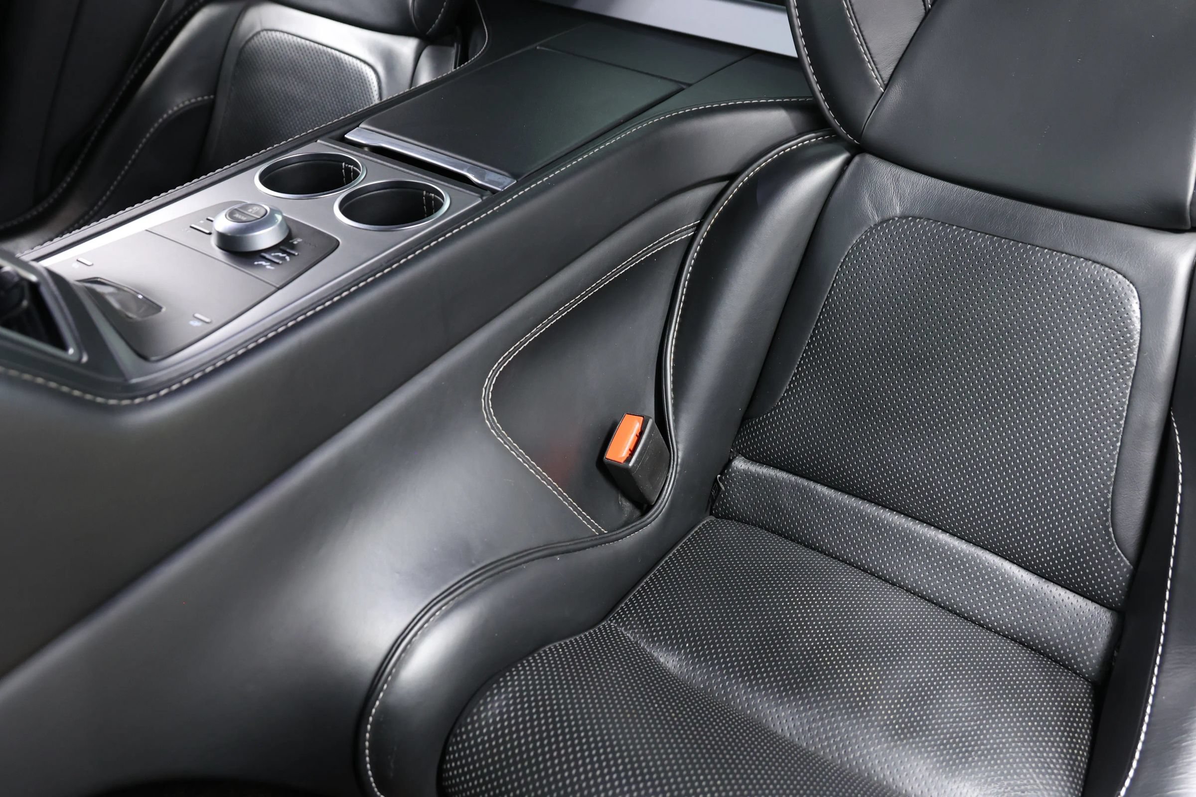 Used 2015 Aston Martin Rapide S RWD image 48
