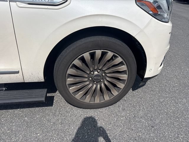 Used 2019 Lincoln Navigator L Reserve AWD/4WD image 9