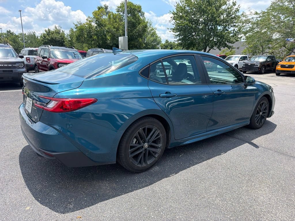 Used 2025 Toyota Camry SE FWD image 3