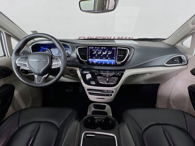 Used 2022 Chrysler Pacifica Touring-L image 24