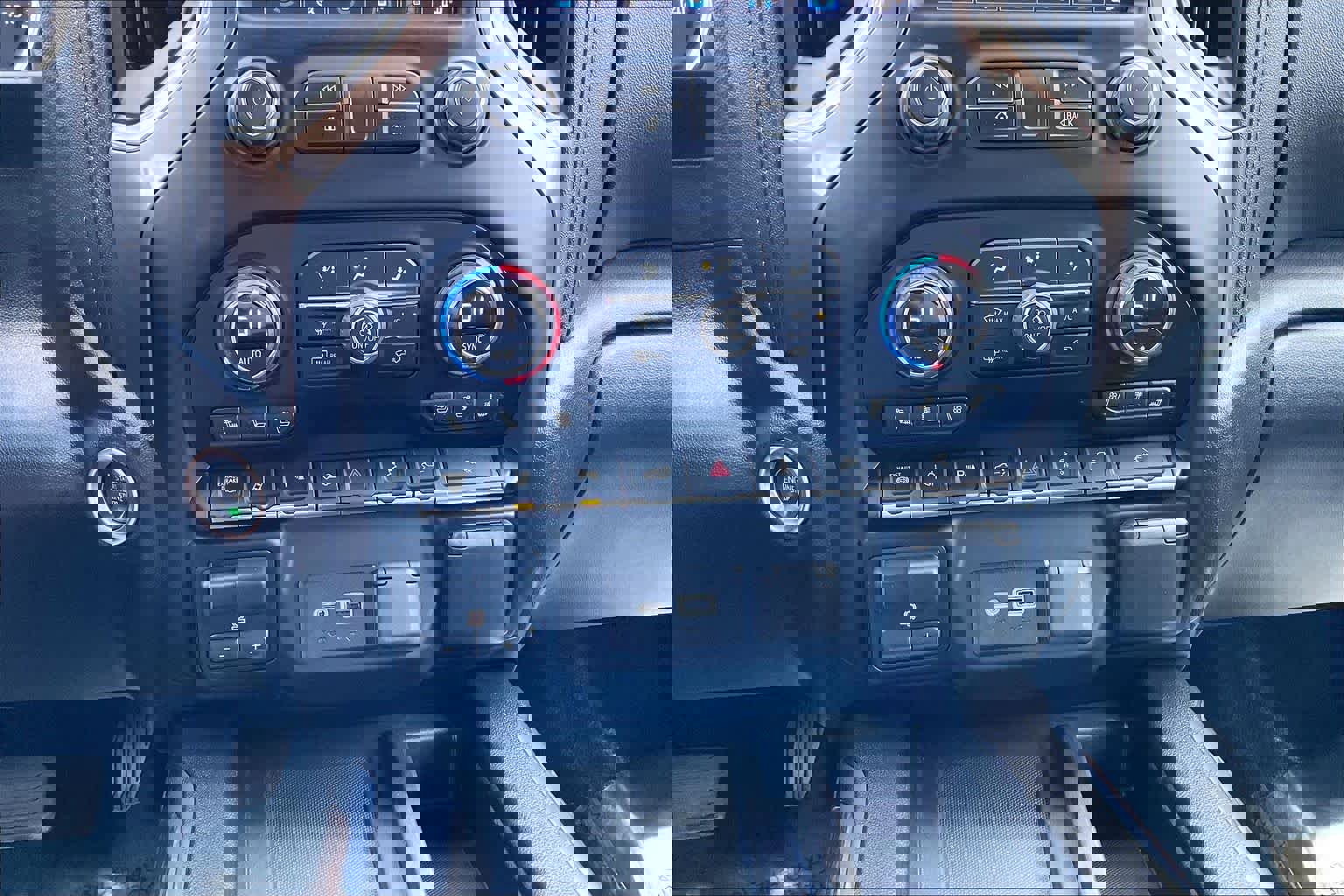 Used 2023 Chevrolet Silverado 3500 High Country image 31