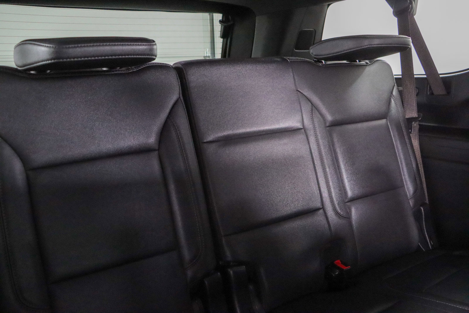 Used 2023 Chevrolet Suburban LT image 32