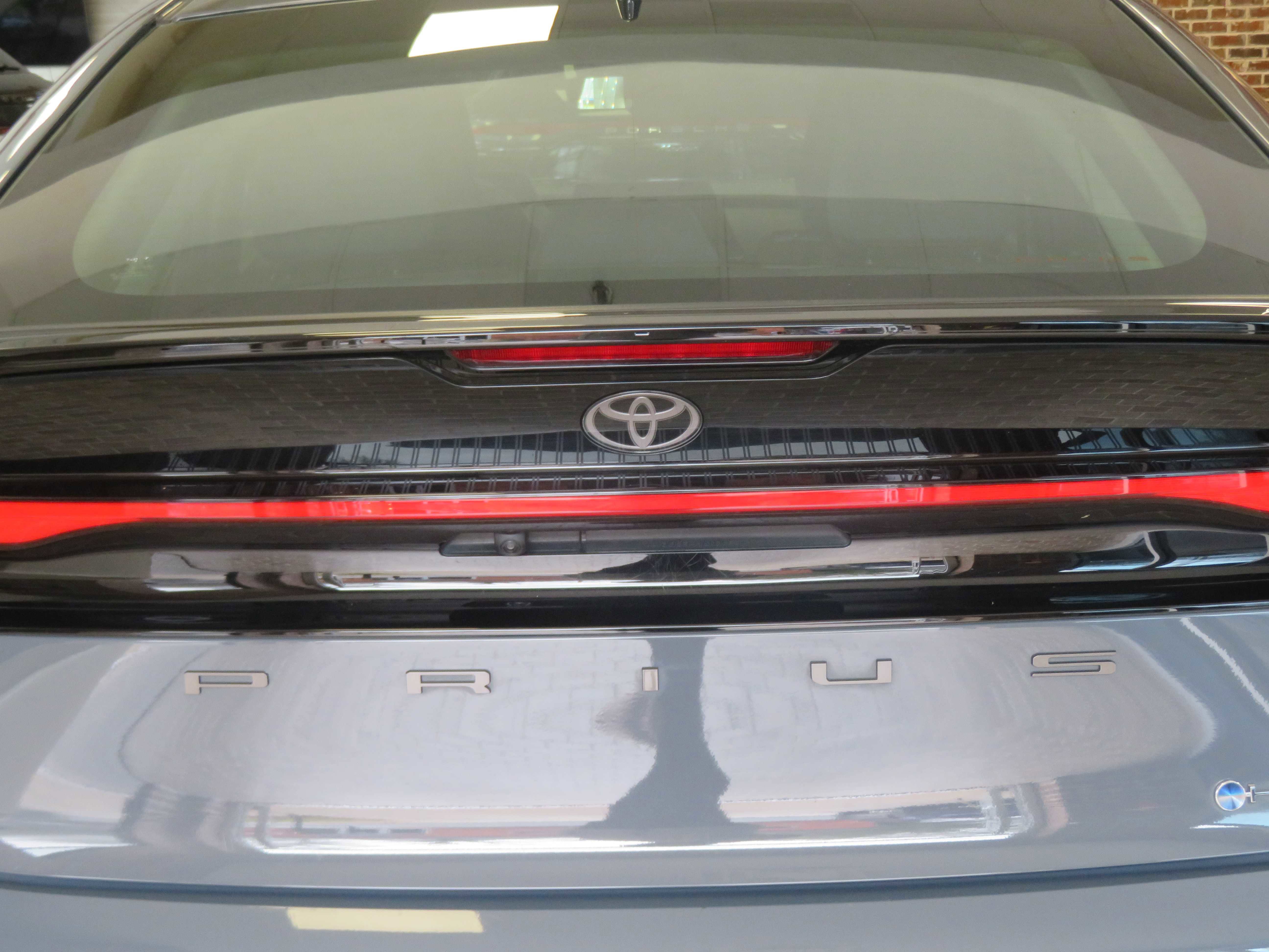 Used 2025 Toyota Prius LE image 57