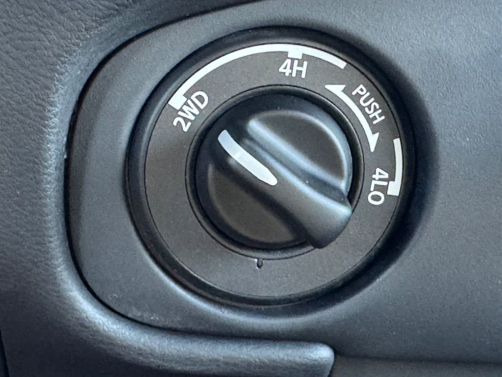 Used 2024 Nissan Frontier PRO-4X w/ Off-Road Protection Package image 15