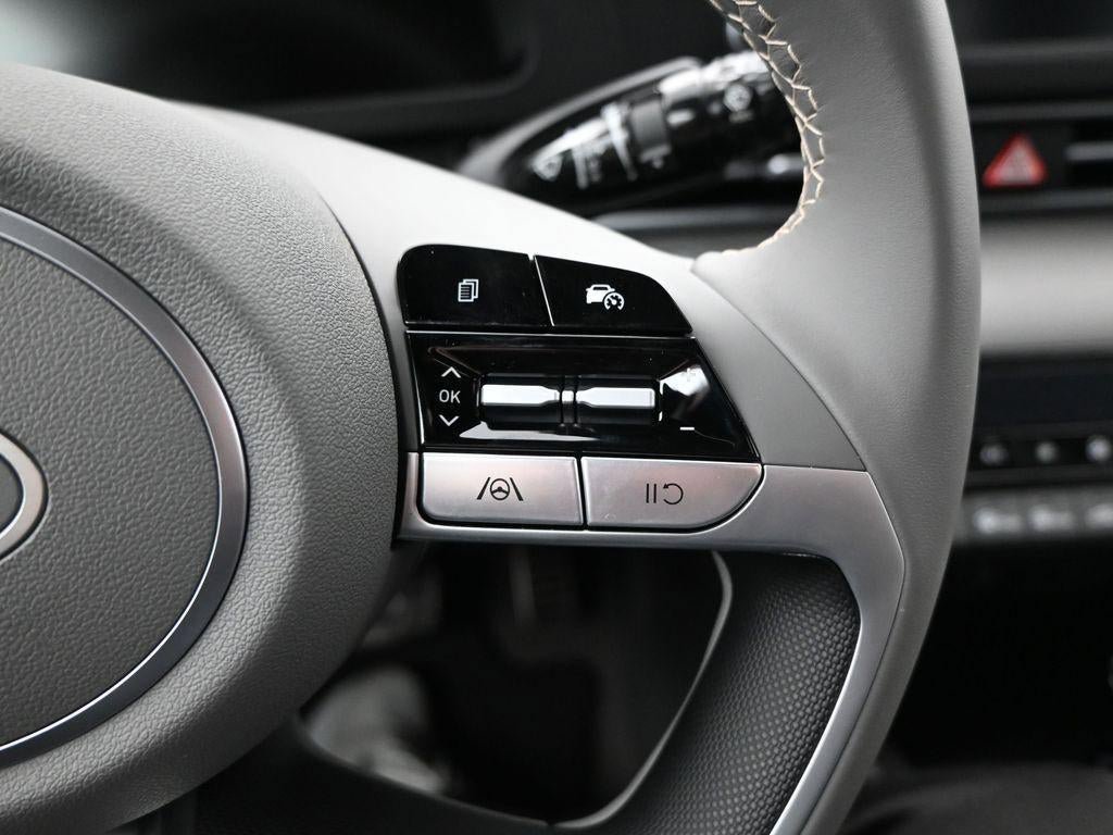 New 2025 Hyundai Elantra Sport FWD image 21