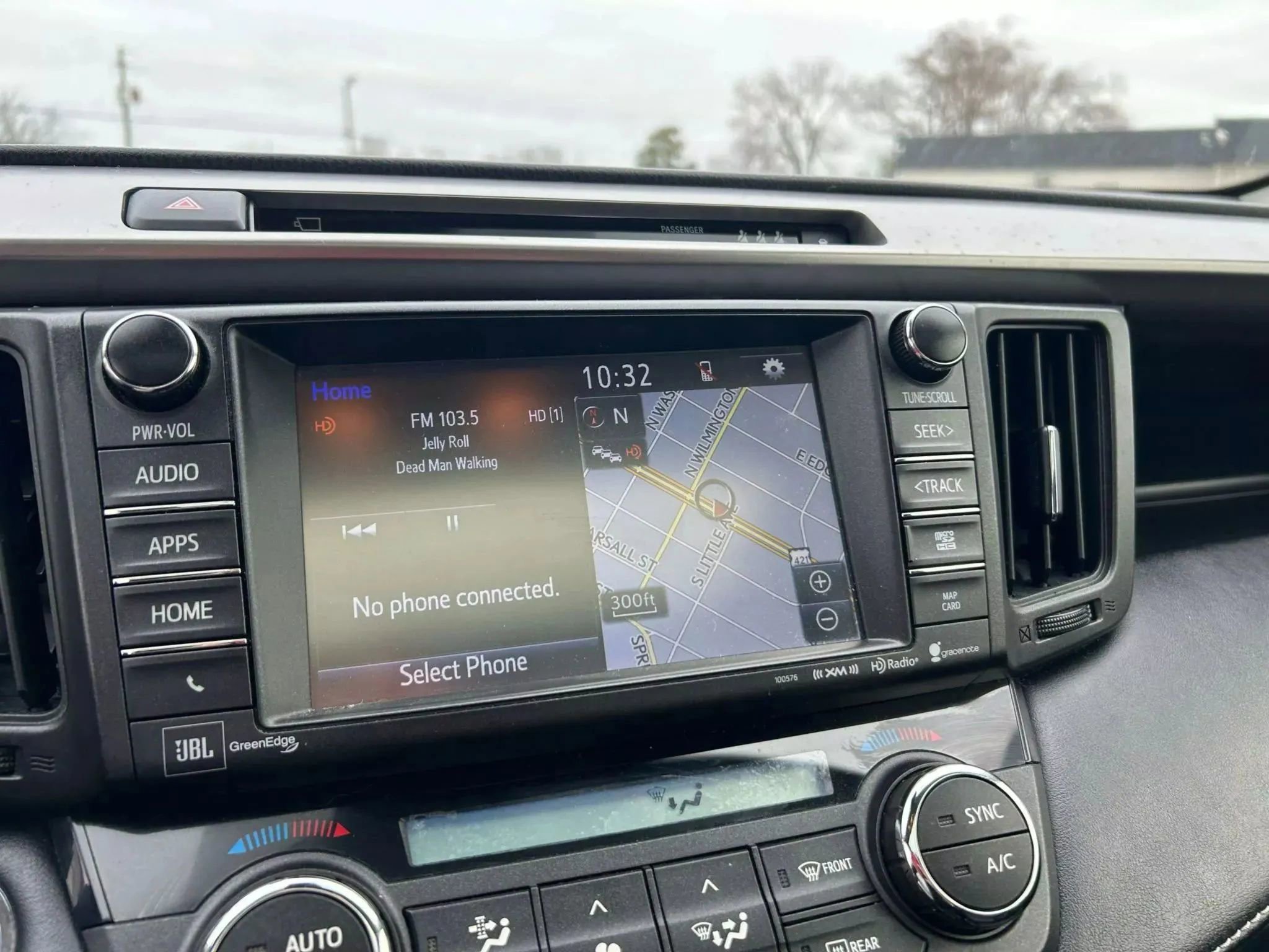 Used 2017 Toyota RAV4 Limited image 14