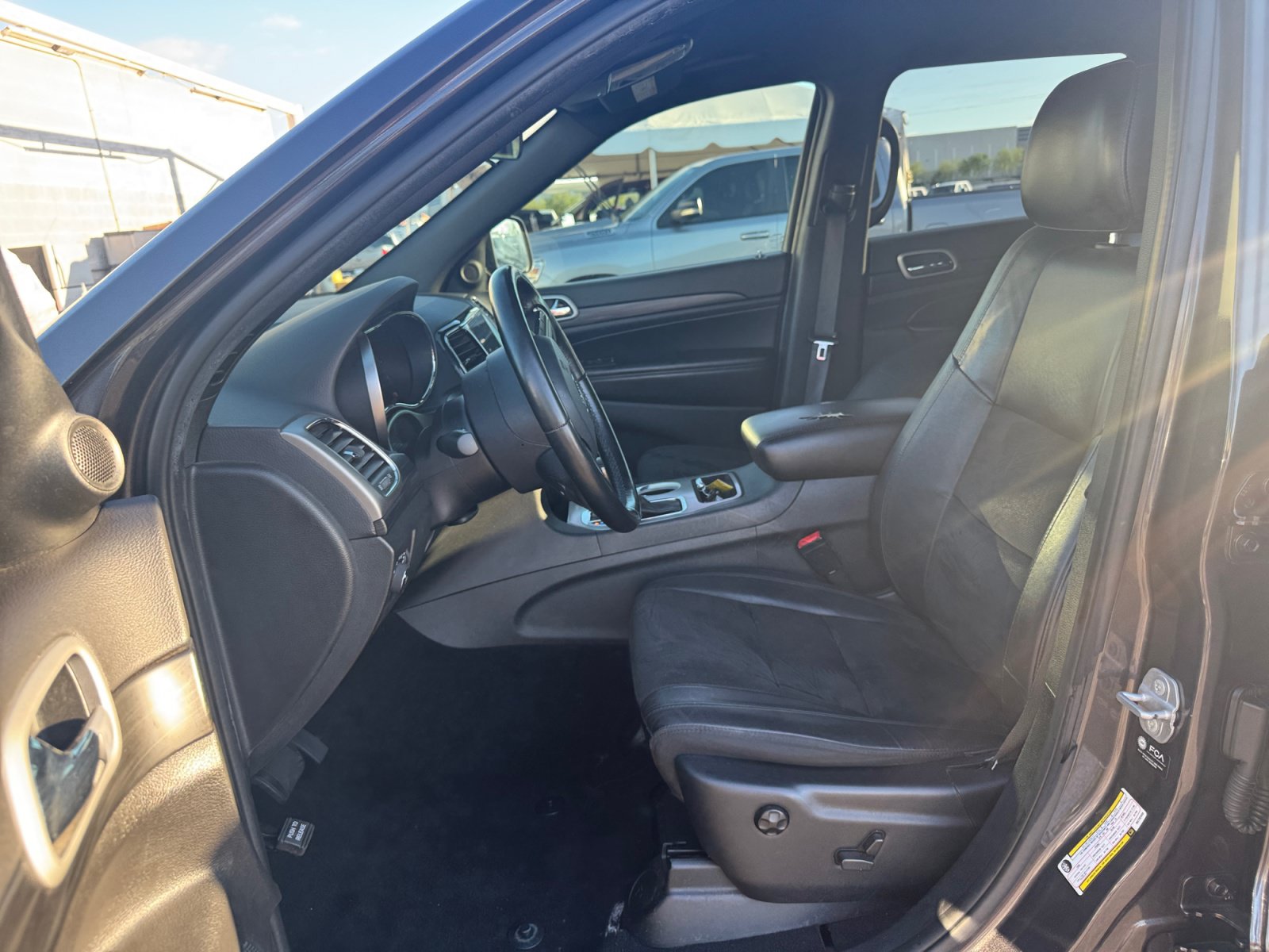 Used 2021 Jeep Grand Cherokee Laredo X AWD/4WD image 9