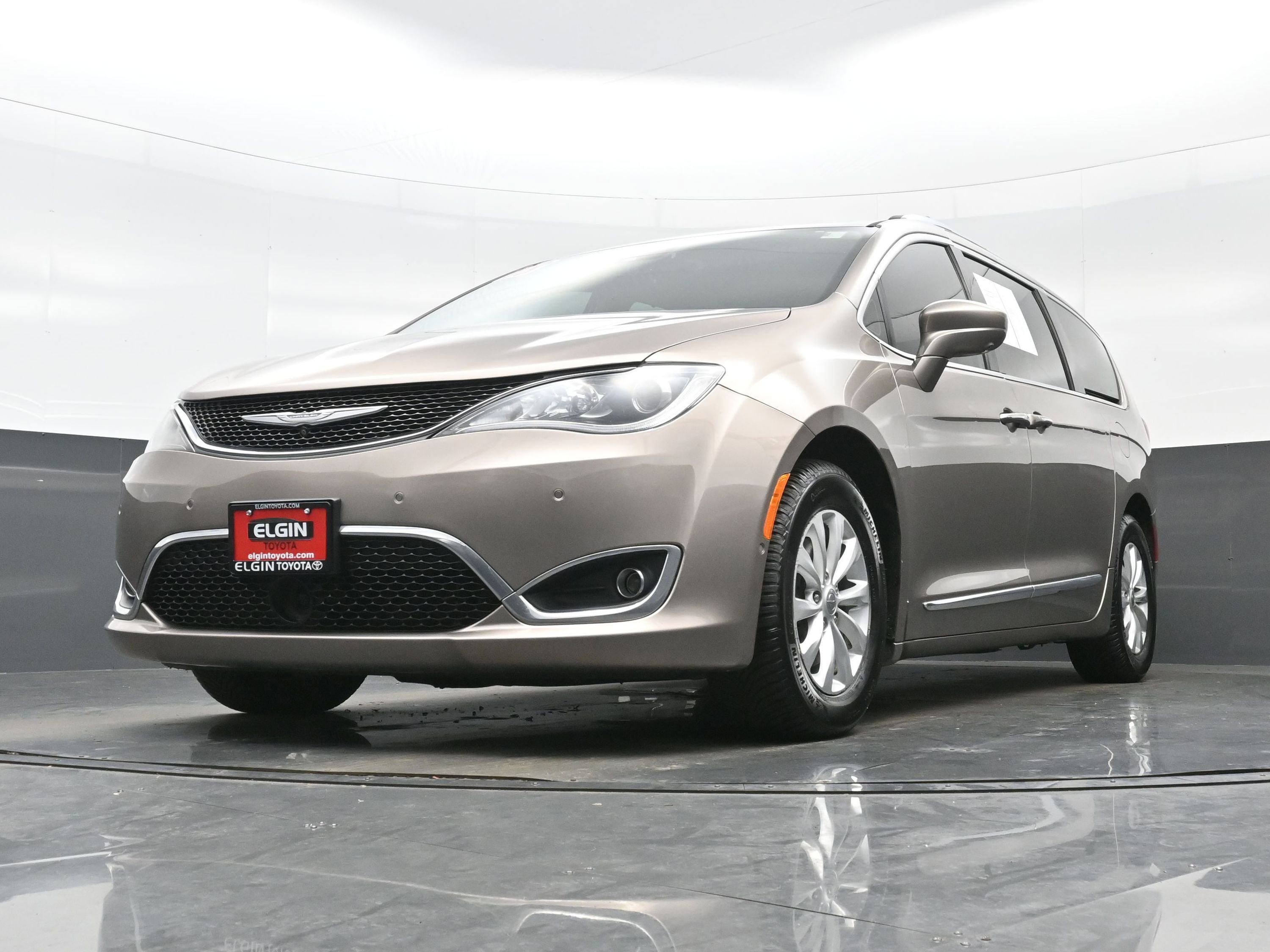 Used 2018 Chrysler Pacifica Touring-L Plus w/ Advanced Safetytec Group FWD image 29