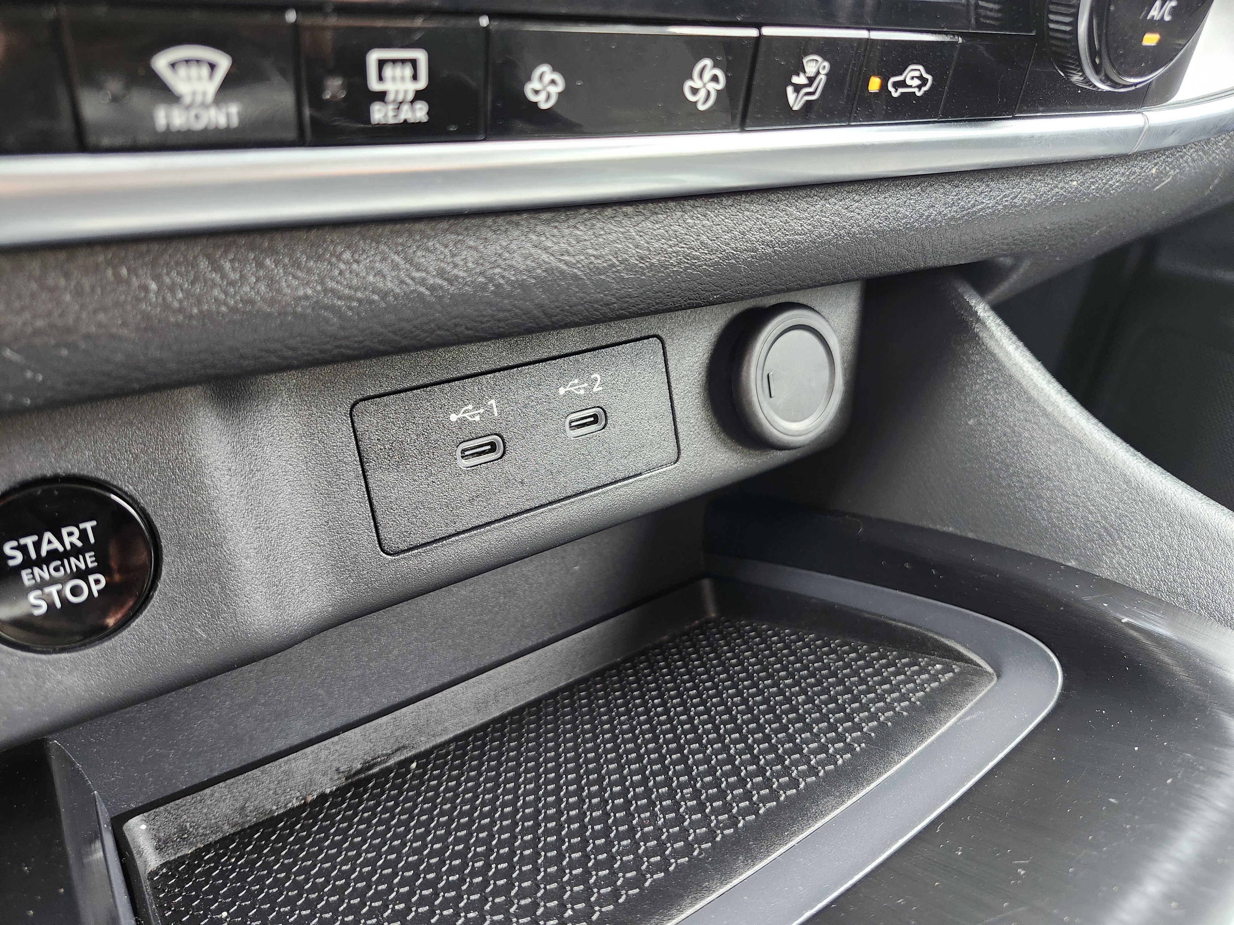 Used 2024 Nissan Rogue SV AWD/4WD image 8