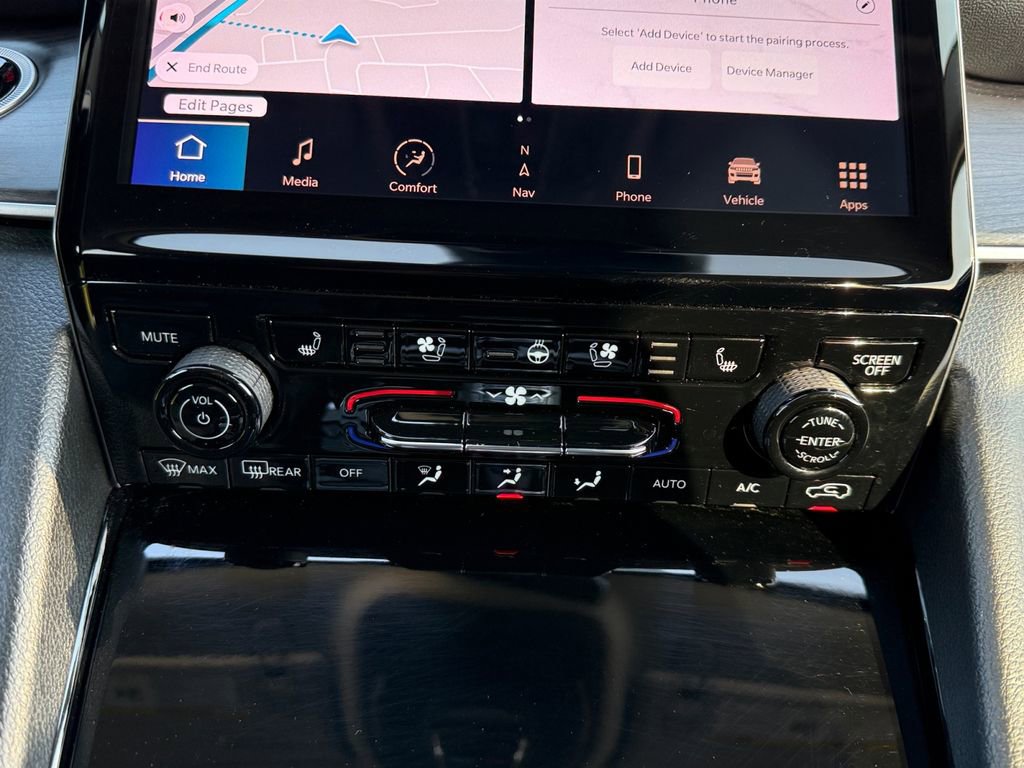 Used 2023 Jeep Grand Cherokee Limited w/ Luxury Tech Group II image 18