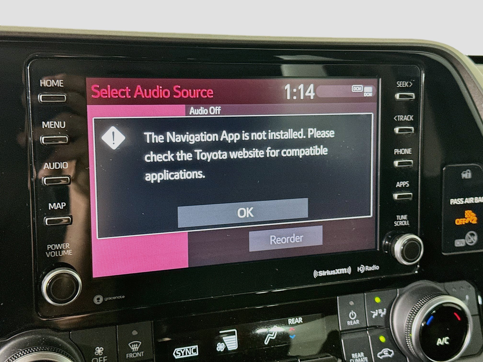 Used 2021 Toyota Highlander XLE FWD image 22