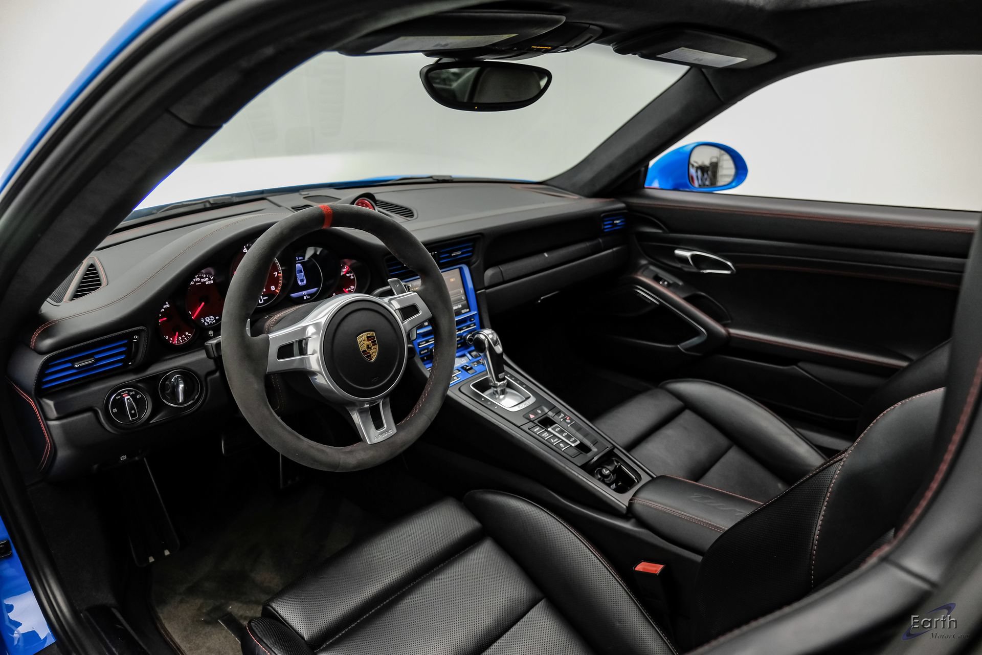 Used 2016 Porsche 911 Turbo S AWD/4WD image 2