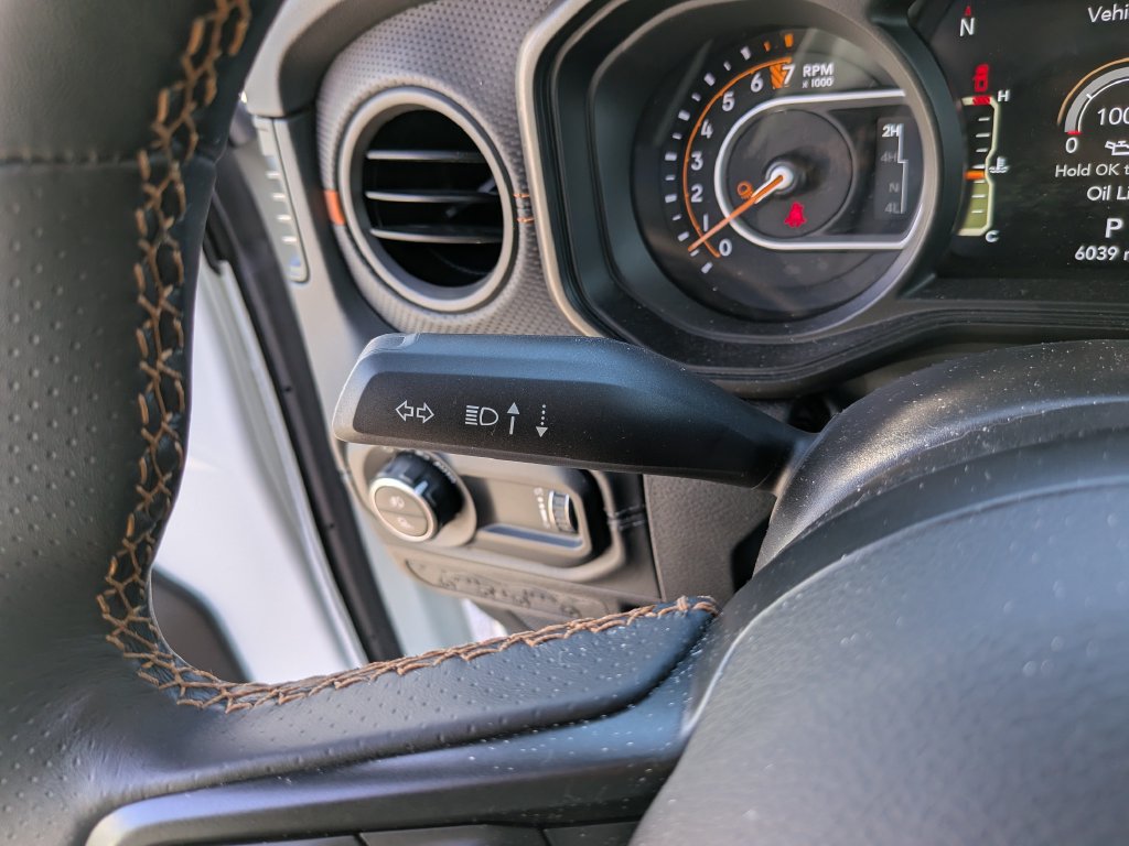Used 2024 Jeep Gladiator Mojave w/ Technology Group AWD/4WD image 37