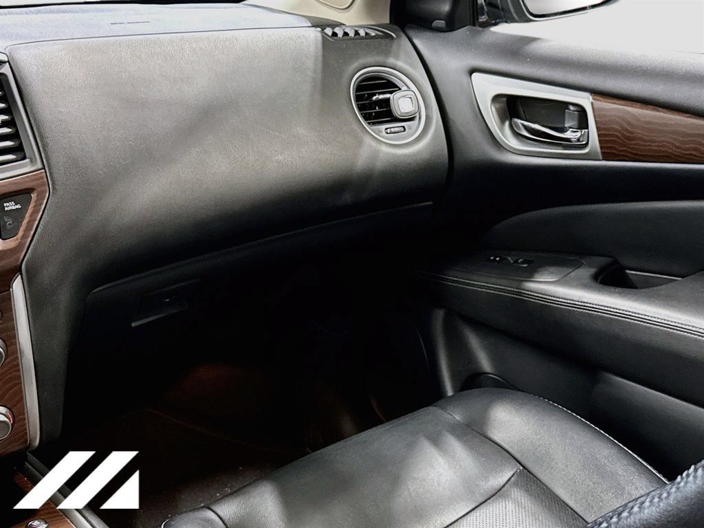 Used 2019 Nissan Pathfinder Platinum AWD/4WD image 26