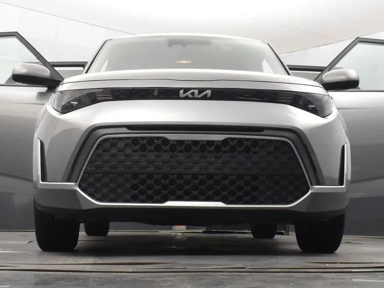 Used 2024 Kia Soul LX w/ Option Group 015 FWD image 11