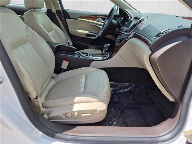 Used 2017 Buick Regal Premium FWD image 21