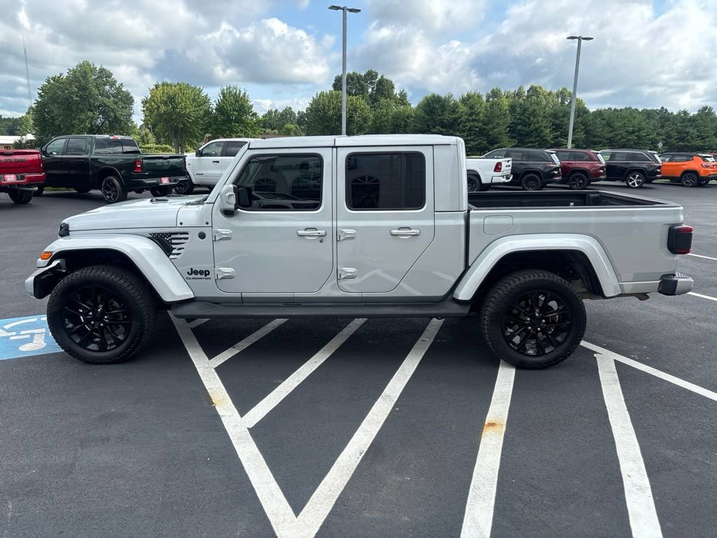 Used 2022 Jeep Gladiator Overland AWD/4WD image 6