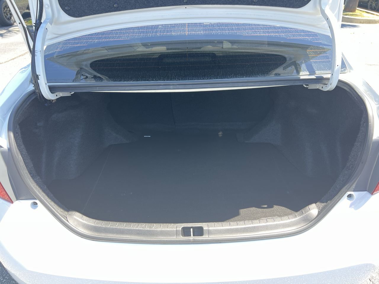 Used 2019 Toyota Corolla LE FWD image 33