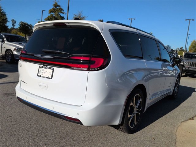 New 2026 Chrysler Pacifica Pinnacle image 4