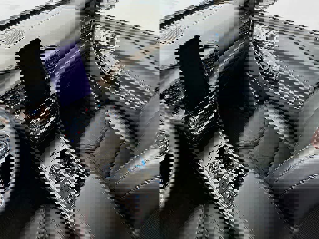 Certified 2021 Ford Explorer Platinum w/ Equipment Group 601A image 11