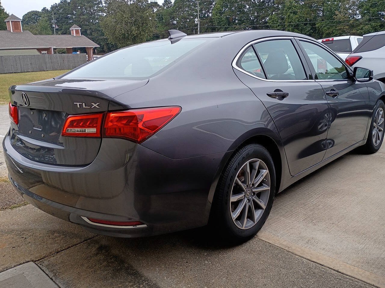 Used 2018 Acura TLX w/ Technology Package FWD image 3