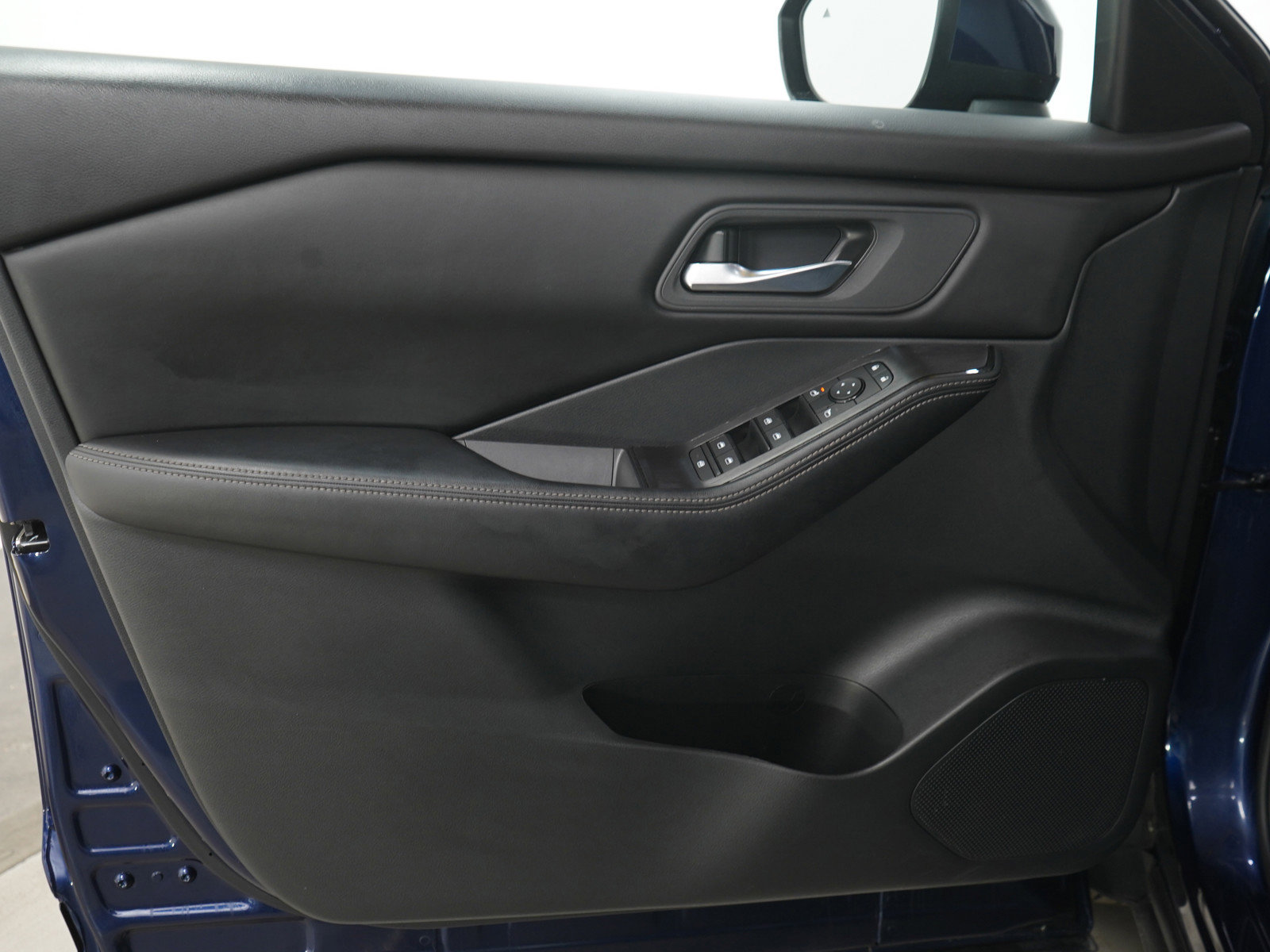 Used 2024 Nissan Rogue SV FWD image 21