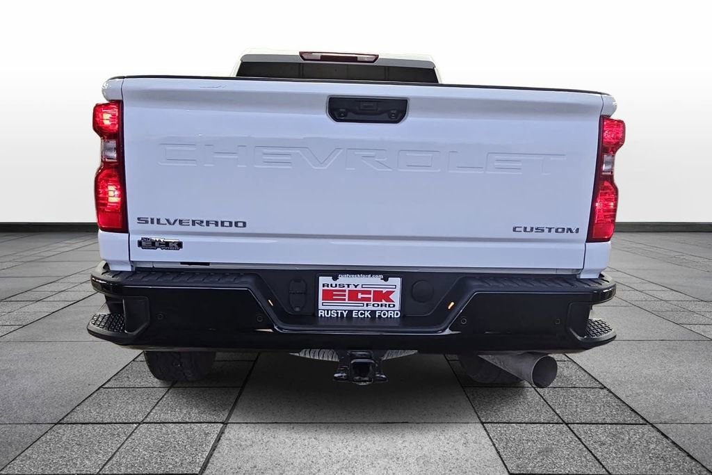 Used 2024 Chevrolet Silverado 2500 Custom w/ Custom Value Package image 6