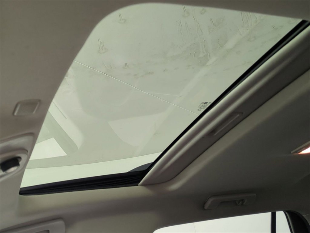 Used 2017 GMC Terrain SLT w/ Open Road Package image 16