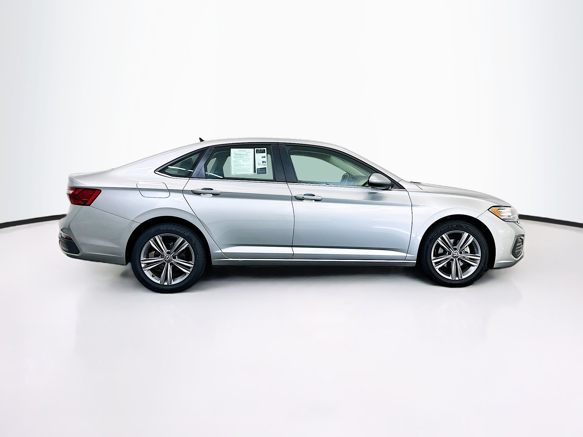 Used 2024 Volkswagen Jetta SE FWD image 10