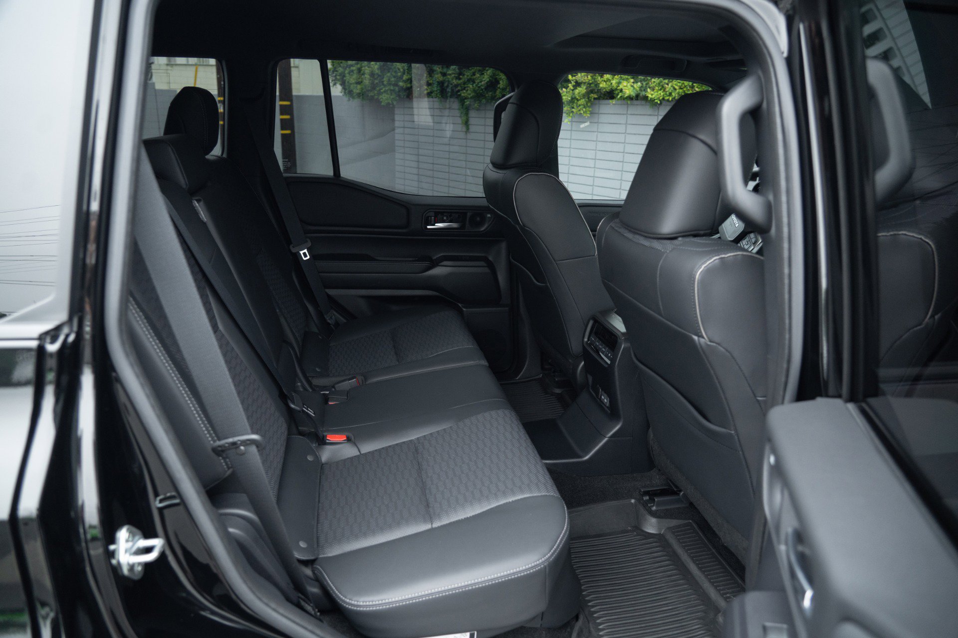 Used 2024 Toyota Land Cruiser image 36