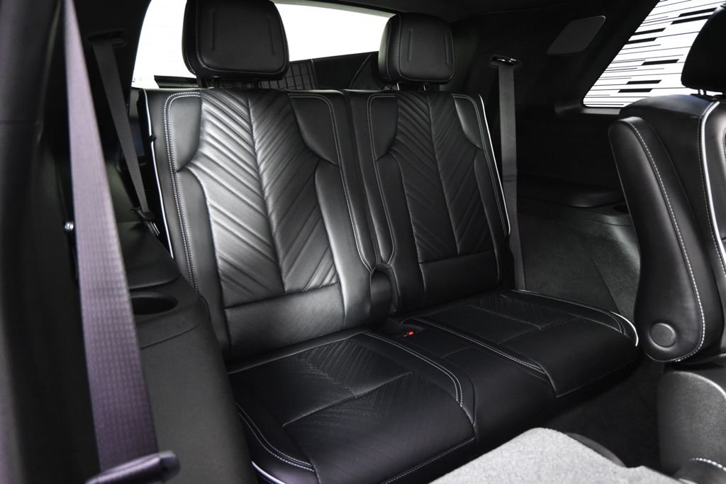Certified 2026 Cadillac Vistiq Platinum w/ LPO, Floor Liner Package AWD/4WD image 19