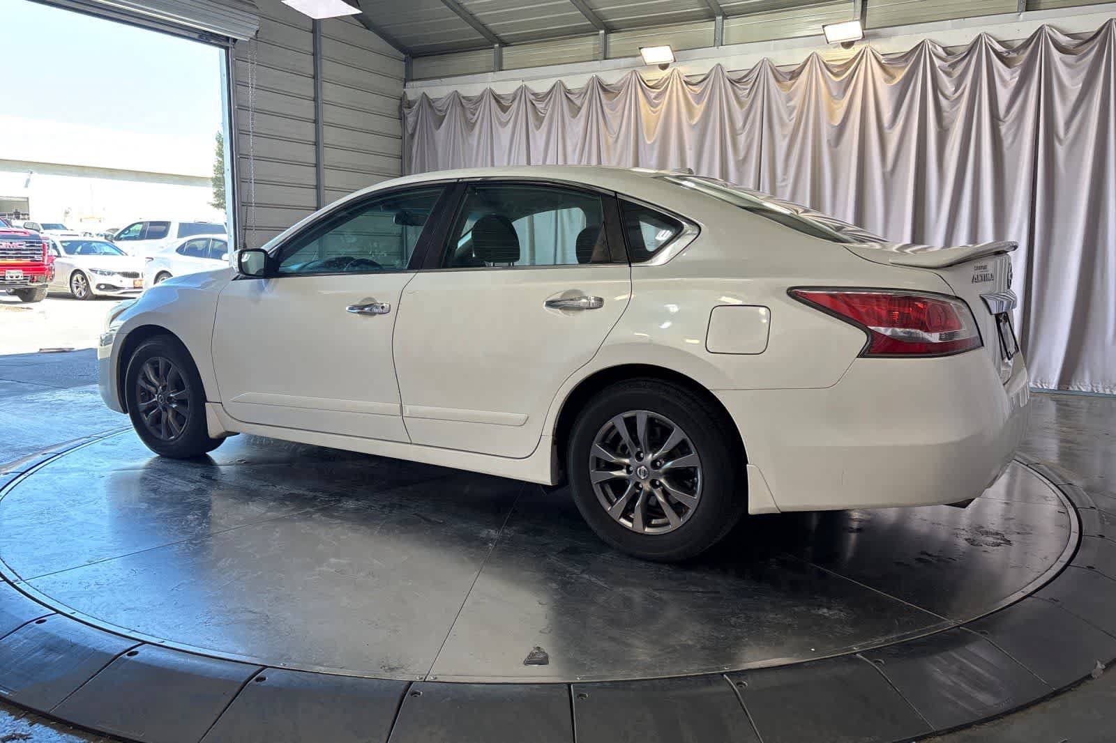 Used 2015 Nissan Altima 2.5 S w/ Special Edition Package FWD image 7
