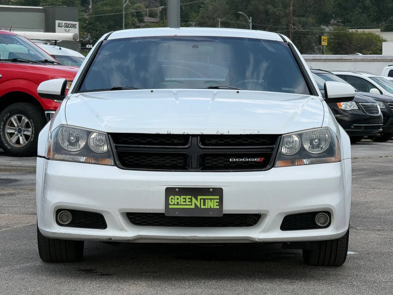 Used 2013 Dodge Avenger SXT w/ Blacktop Pkg FWD image 3