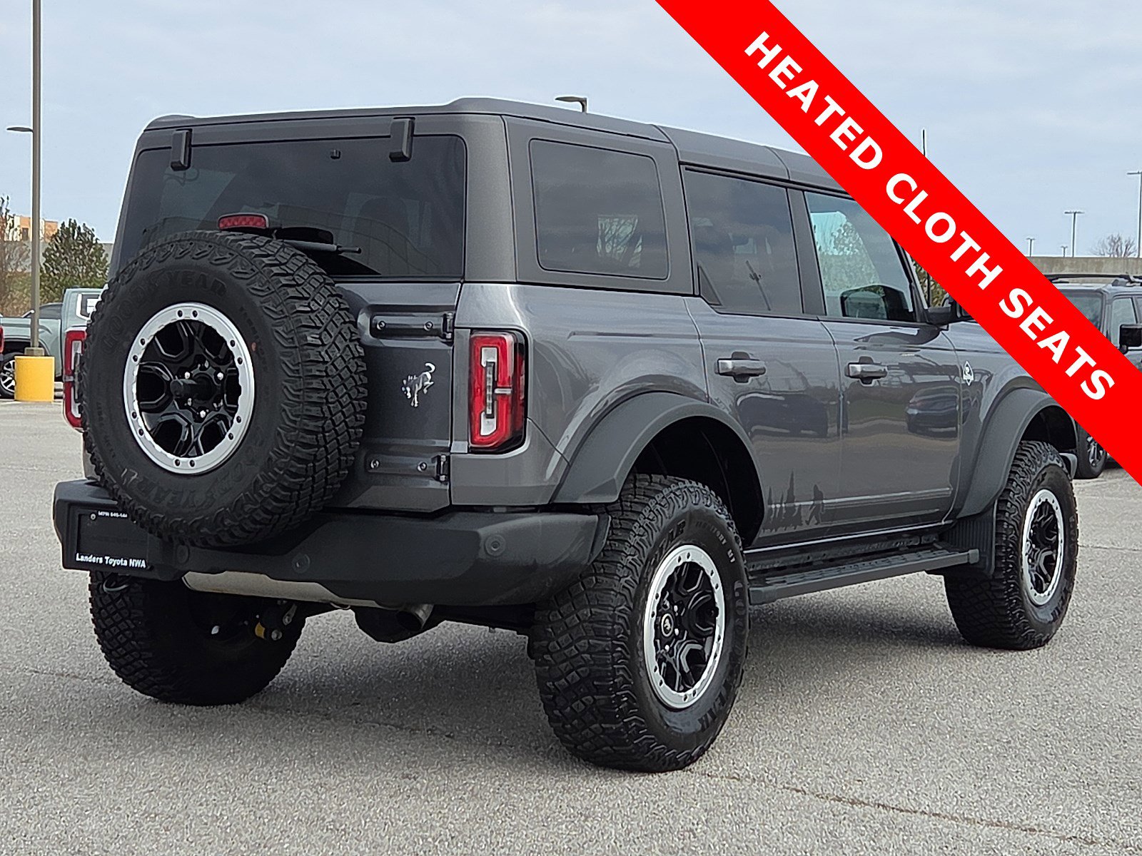 Used 2023 Ford Bronco Outer Banks w/ Sasquatch Package image 5