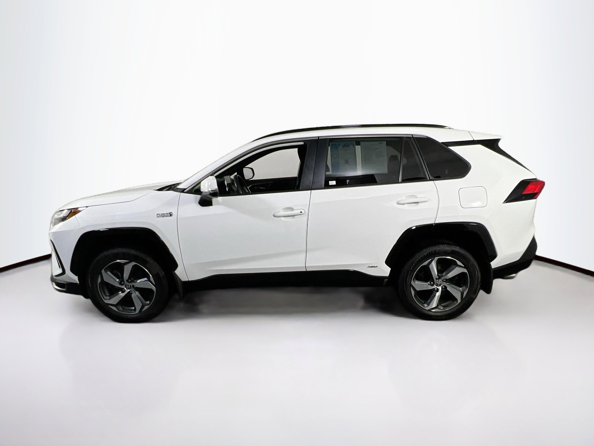 Used 2023 Toyota RAV4 SE w/ Weather & Moonroof Package image 8