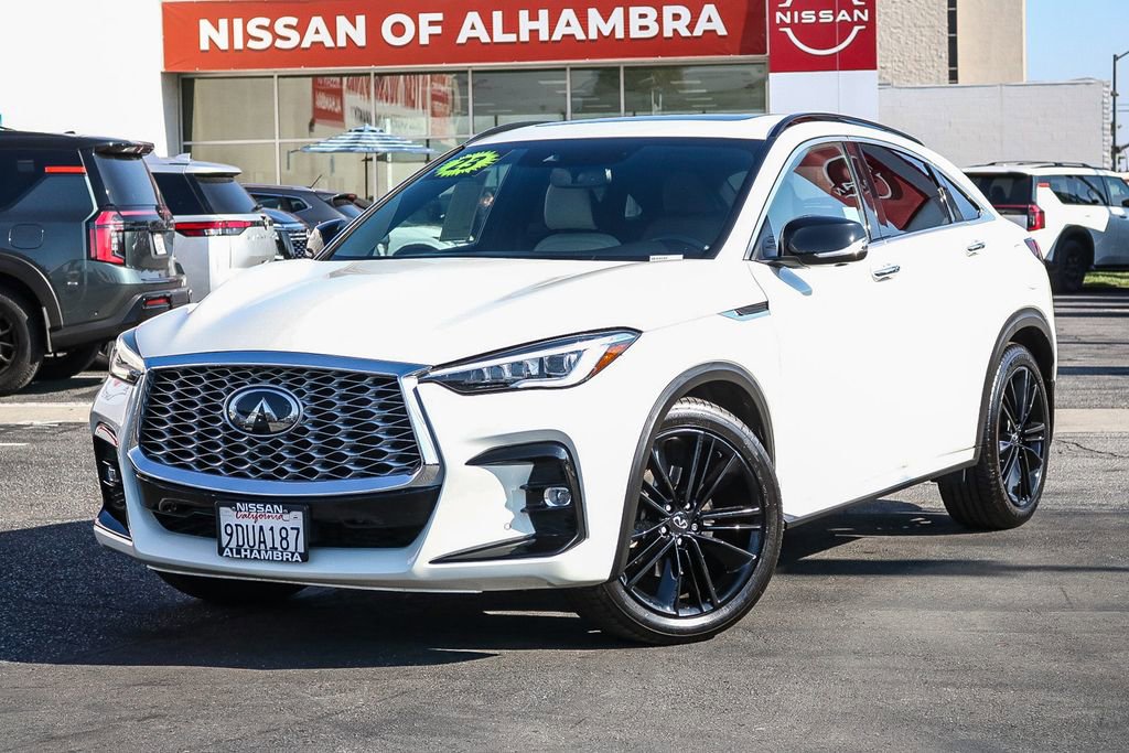 Used 2023 INFINITI QX55 Essential image 2