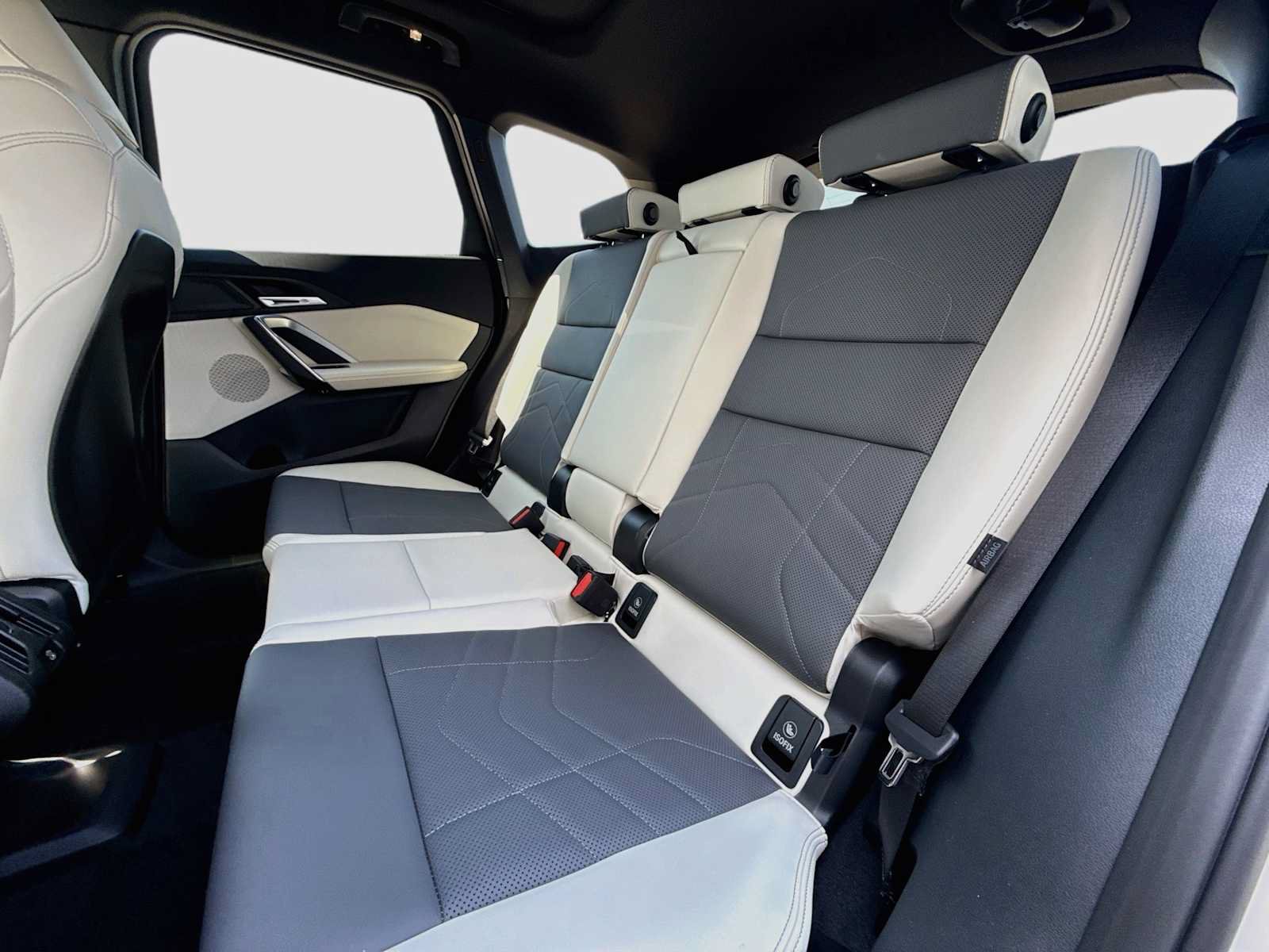 New 2027 BMW X1 xDrive28i AWD/4WD image 17