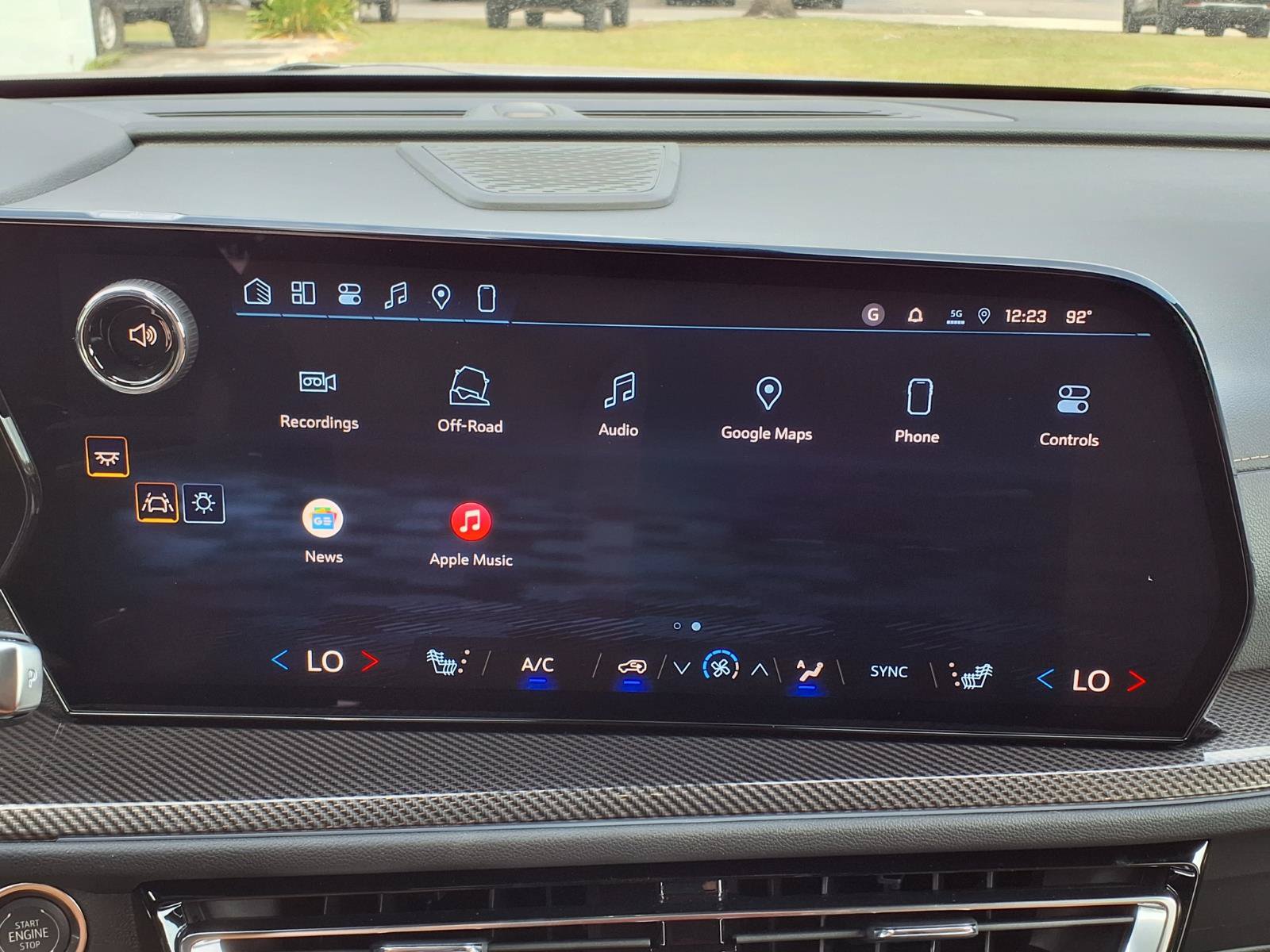 New 2027 Chevrolet Traverse Z71 w/ Enhanced Driving Package AWD/4WD image 8