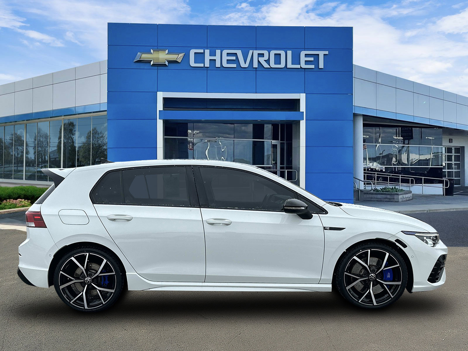 Used 2023 Volkswagen Golf R 2.0T DSG AWD image 5