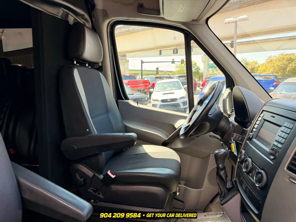 Used 2015 Mercedes-Benz Sprinter 3500 image 31