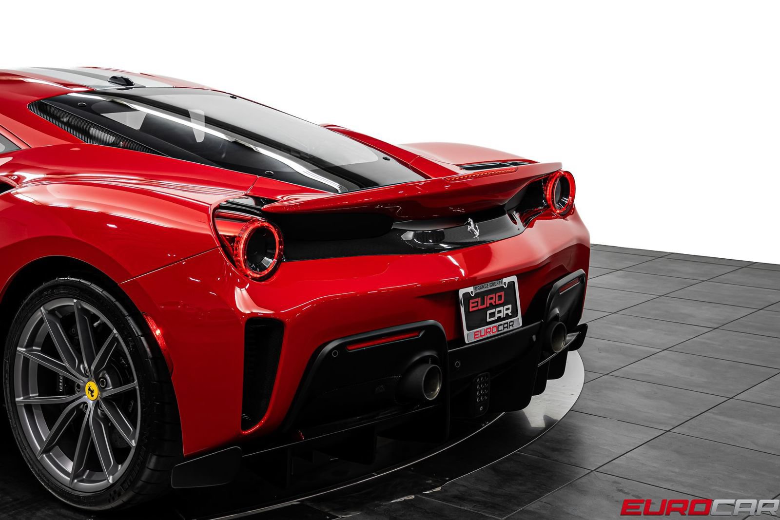 Used 2019 Ferrari 488 Pista Coupe RWD image 21