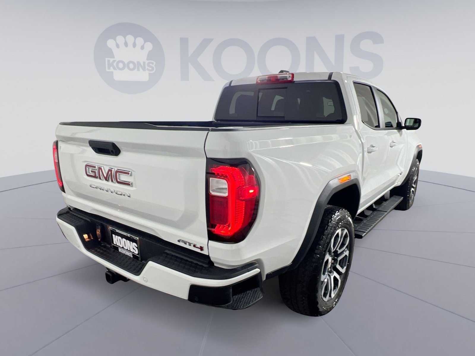 Used 2024 GMC Canyon AT4 w/ Technology Package image 7