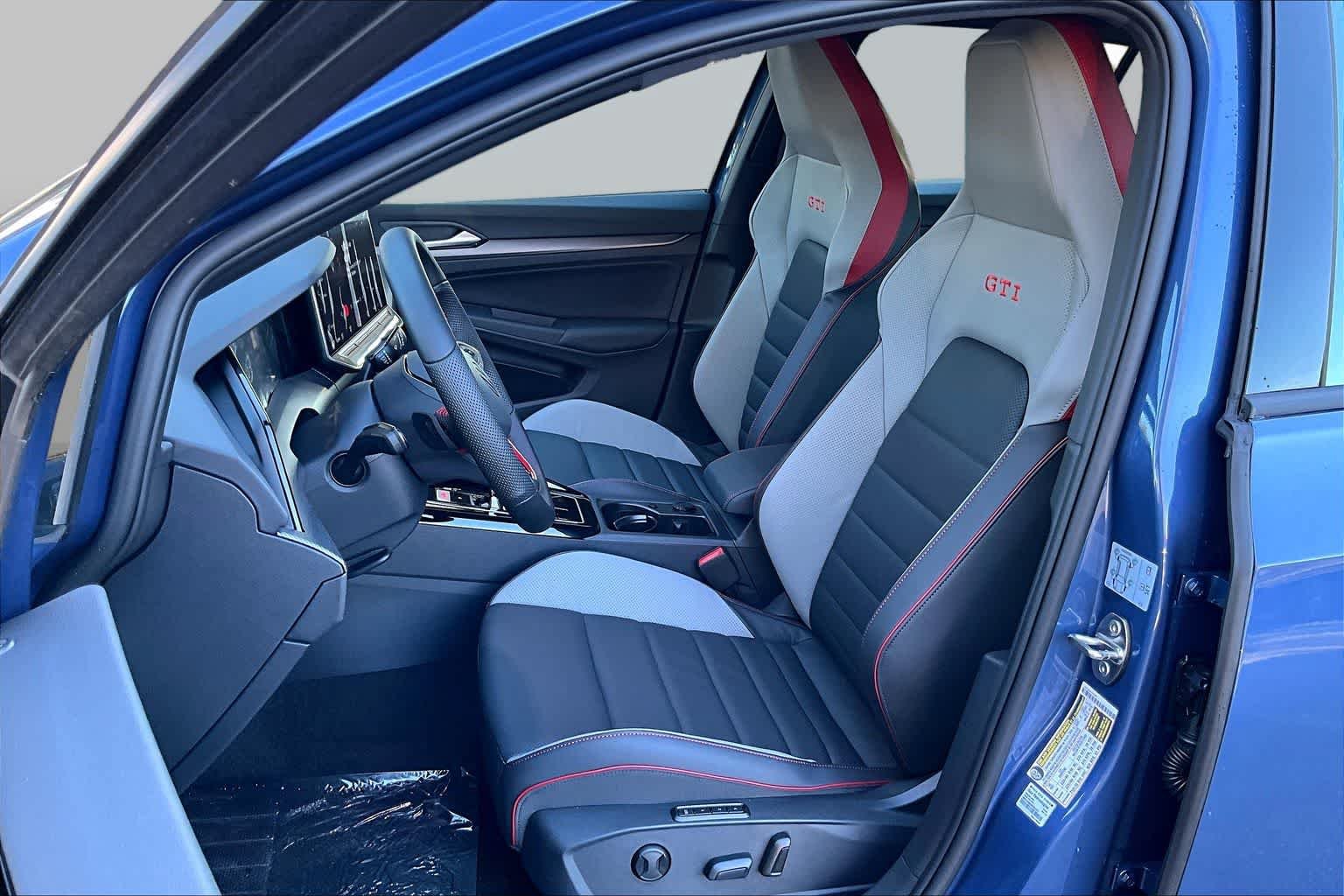New 2026 Volkswagen GTI SE FWD image 9