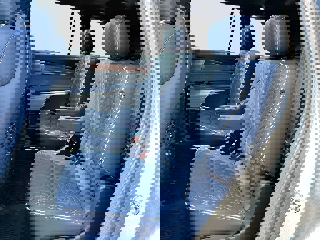 New 2026 Cadillac Vistiq Premium Luxury w/ LPO, Floor Liner Package image 25