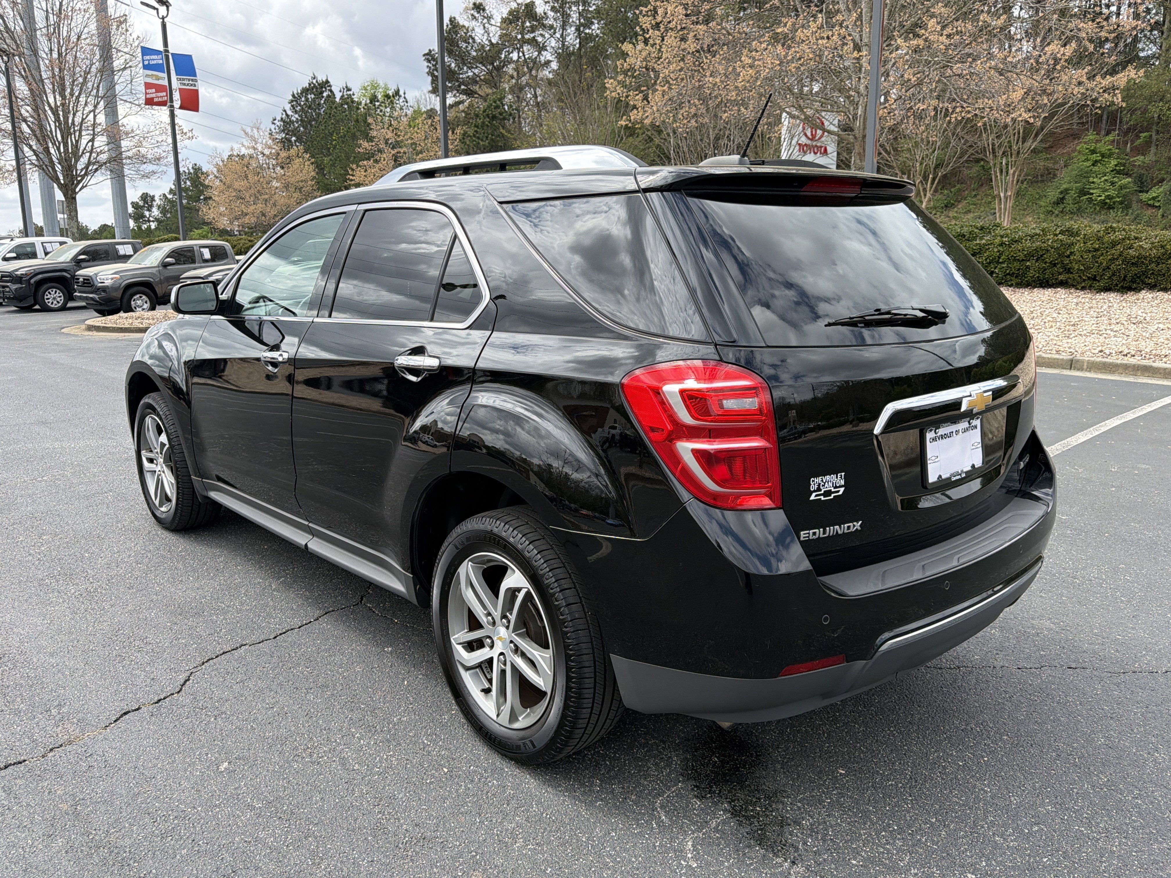 Used 2017 Chevrolet Equinox Premier w/ Enhanced Convenience Package image 7