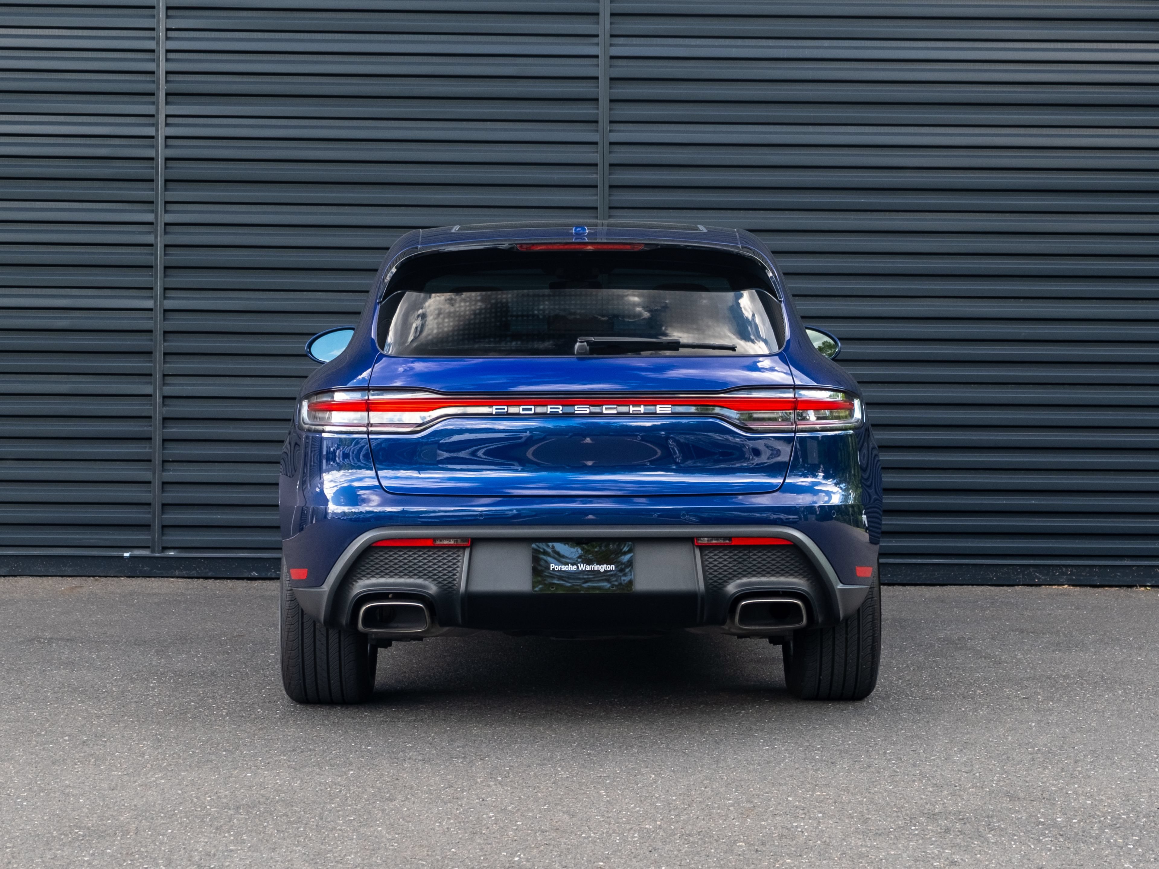 Certified 2024 Porsche Macan AWD/4WD image 7