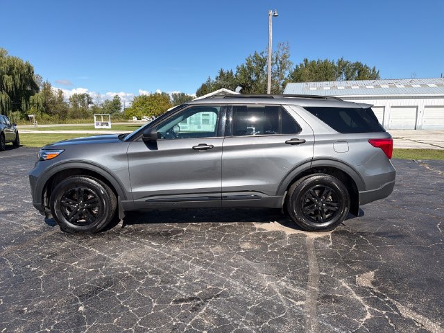 Used 2023 Ford Explorer XLT w/ Class IV Trailer Tow Package AWD/4WD image 3