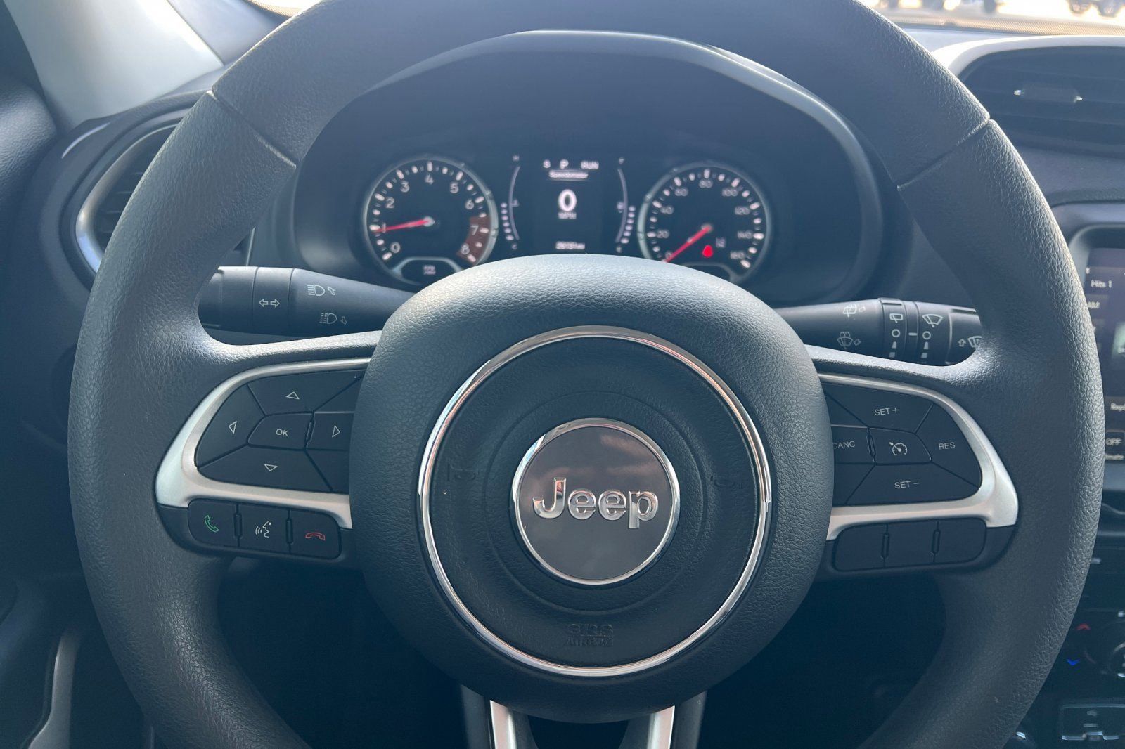 Used 2023 Jeep Renegade Latitude AWD/4WD image 25