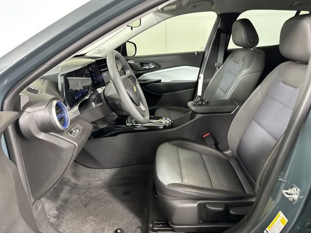 Used 2025 Chevrolet Trax LT image 11